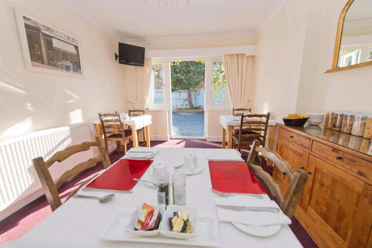 The Willows Stratford-upon-Avon Exterior photo
